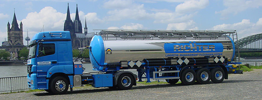 Tankreinigung von Containern und Aufliegern bei Curt Richter SE in Köln
